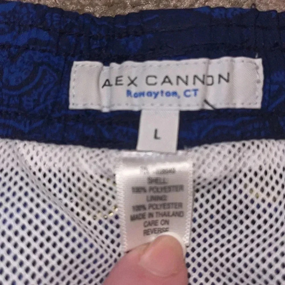 Alex Cannon Paisley Lined Swim Trunks - size Large.  E - Picture 4 of 6